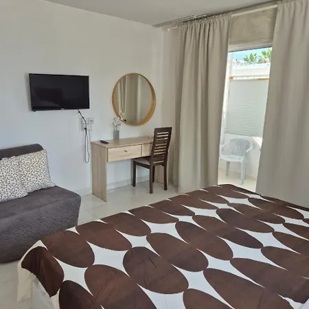 شقة ماريما أيا نابا